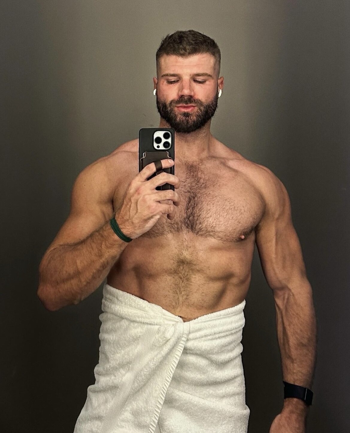 [Z292] Handsome Male Cute Model Showing Off Body Manly Physique