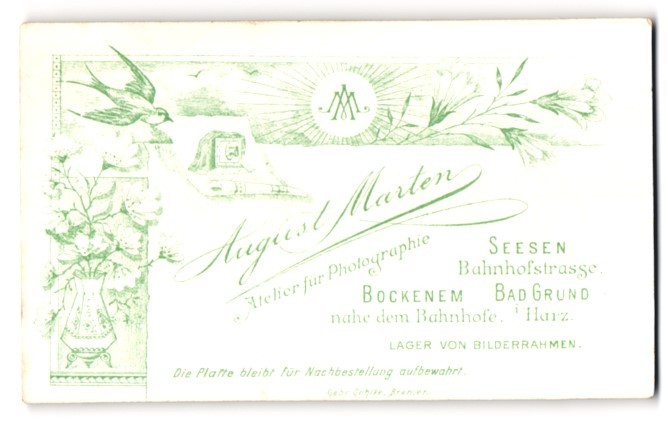 Photograph August Marten, Seesen, Bahnhofstr., plate camera and monogram of