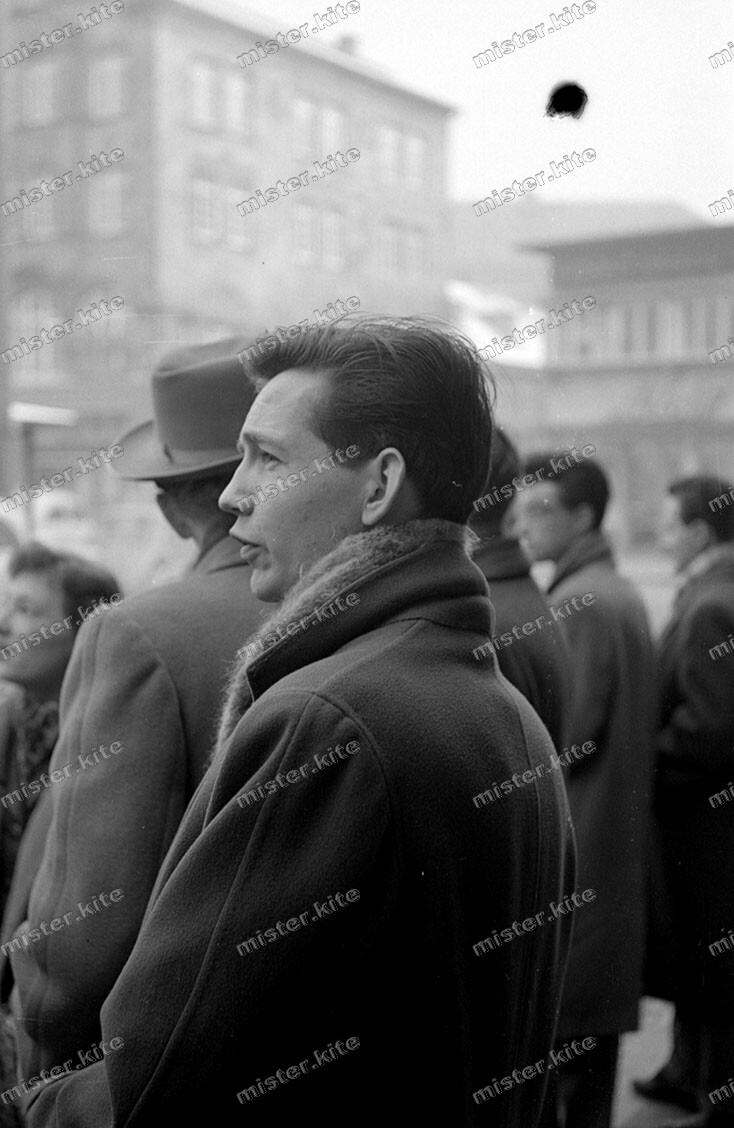 Negative-Stuttgart-Town Hall-Marketplatz-Hotel-Automotive-Transport-Omnibus-Cute-Man-3