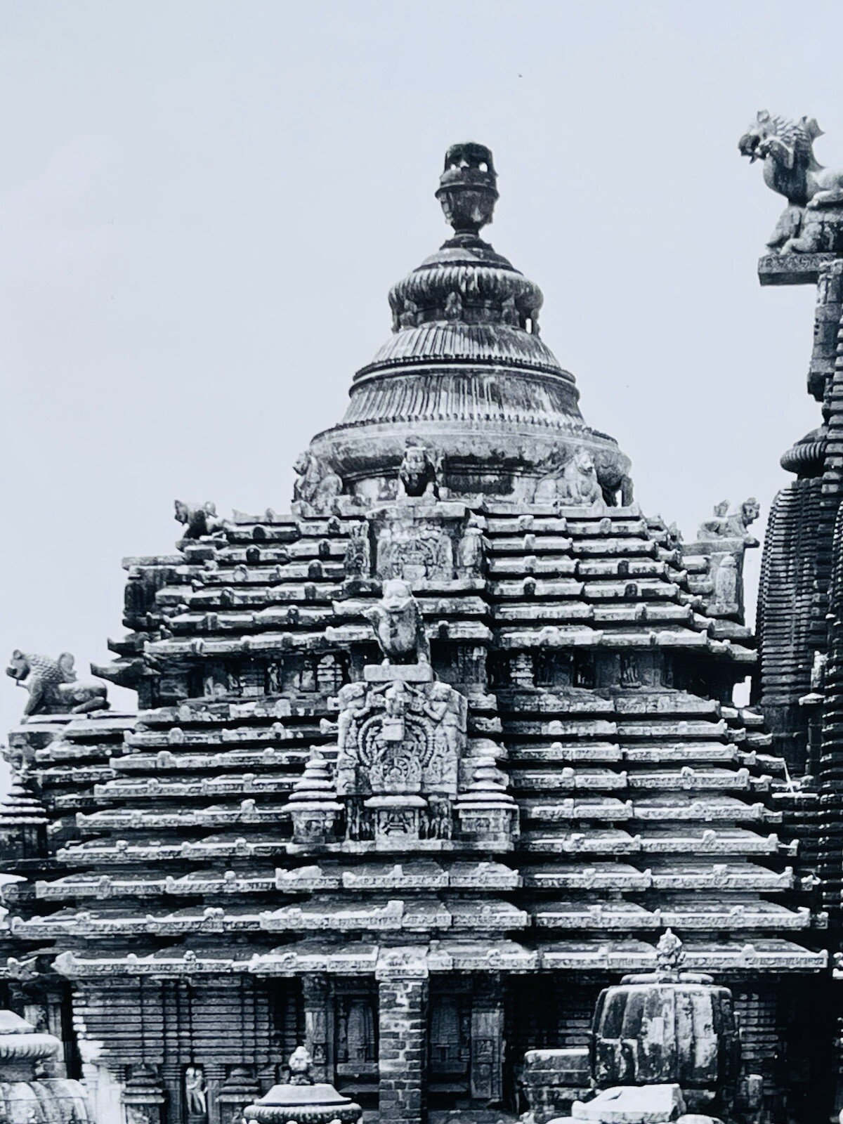 New York Photojournalist Eliot Elisofon Signed Photo. Lingaraj Temple India 1955