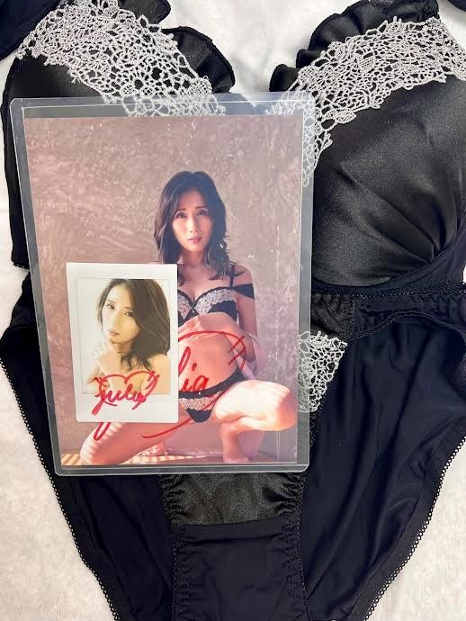 JULIA autographed cheki photo and bonus item.