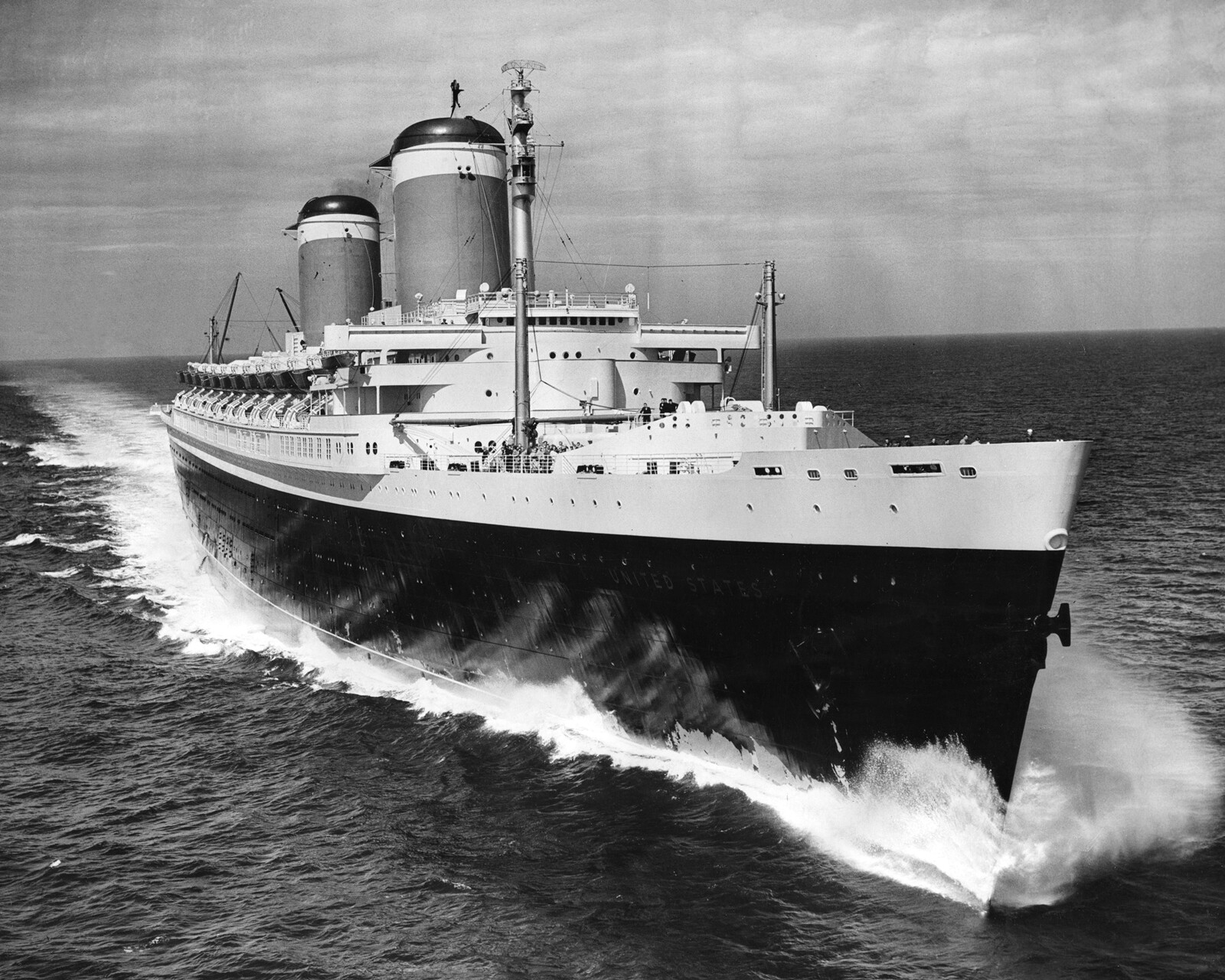 New Photo: Ocean Liner SS UNITED STATES, Last Blue Riband Cruise Ship – 6 Sizes!