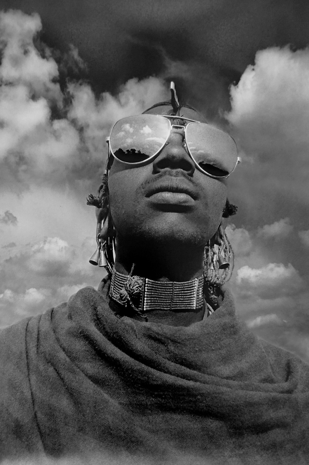 Fine Art Photography Signed Ltd Edition Print – MASAI Warrior Wearing Sunglasses