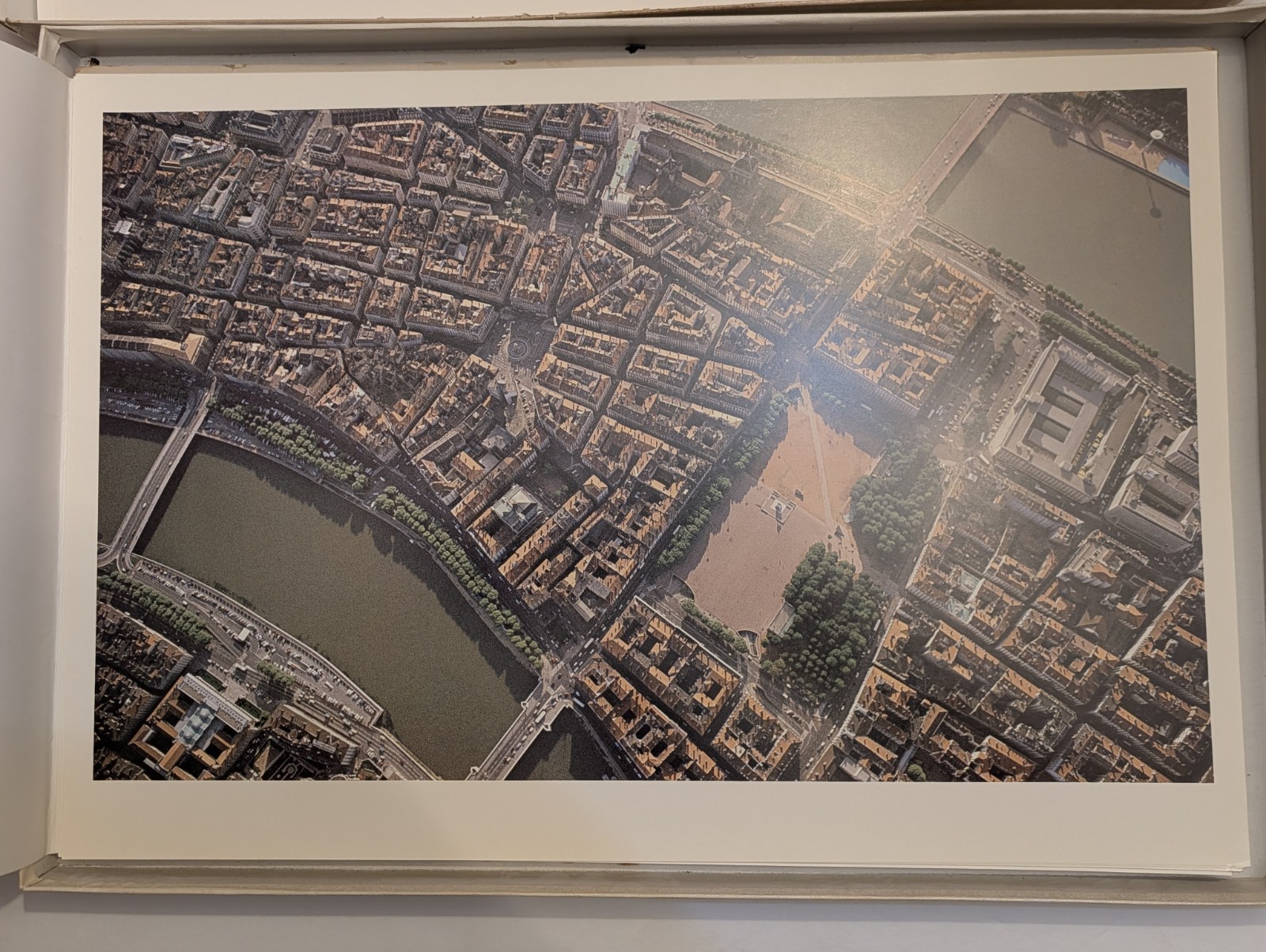 Portfolio of Prints “Lyon, Brumes, Soies et Pénombres” Jean-Marie Chourgnoz