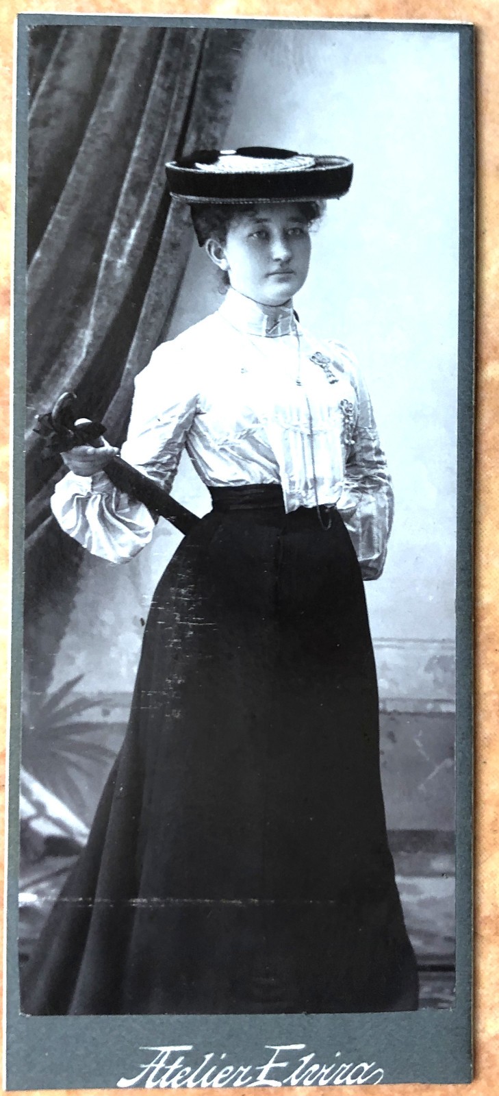 CDV photo around 1900, pretty woman, Halle a.d. Saale