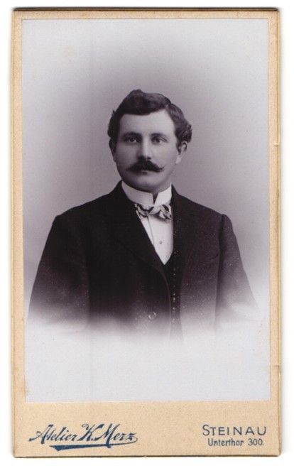 Photography studio K. Merz, Steinau, Unterthor 300, portrait of a man with S