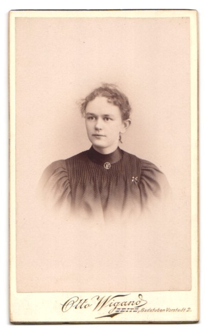 Photograph Otto Wigand, Zeitz, Badstubenvorstadt 2, monogram on medals