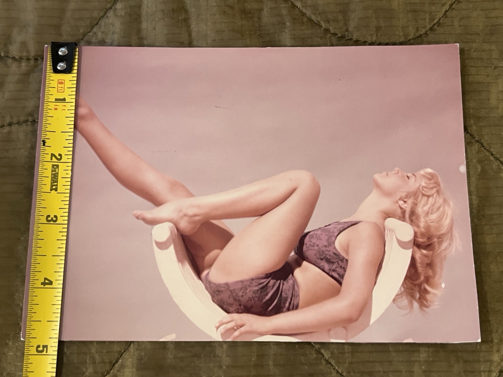 Vintage 1960s Pretty Young Sexy Woman Model In Swimsuit Color Photo – Cheesecake
